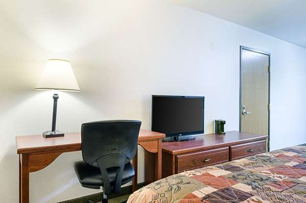  - Rodeway Inn Larned