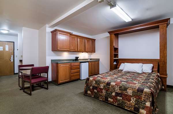  - Rodeway Inn Larned