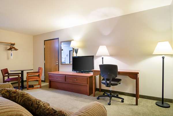  - Rodeway Inn Larned