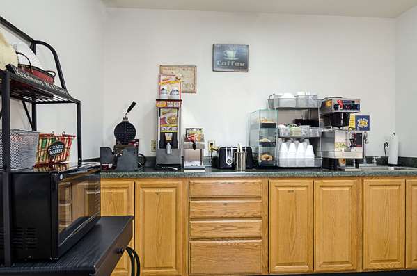 Amenities - Rodeway Inn Larned