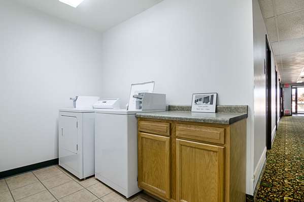 Amenities - Rodeway Inn Larned
