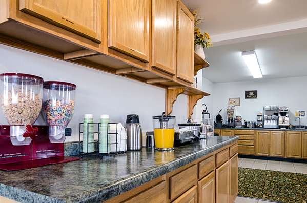 Amenities - Rodeway Inn Larned