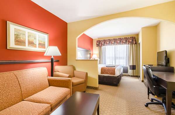 Suite - Comfort Suites Salina