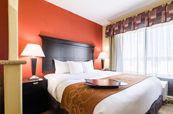 Suite - Comfort Suites Salina