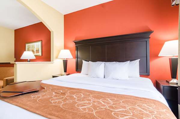 Suite - Comfort Suites Salina