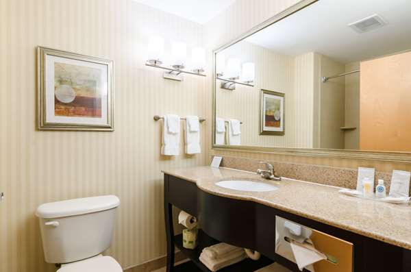 Suite - Comfort Suites Salina