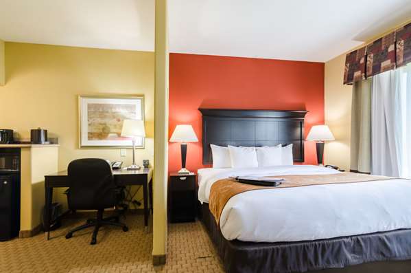 Suite - Comfort Suites Salina