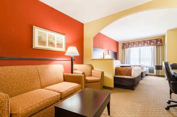 Suite - Comfort Suites Salina
