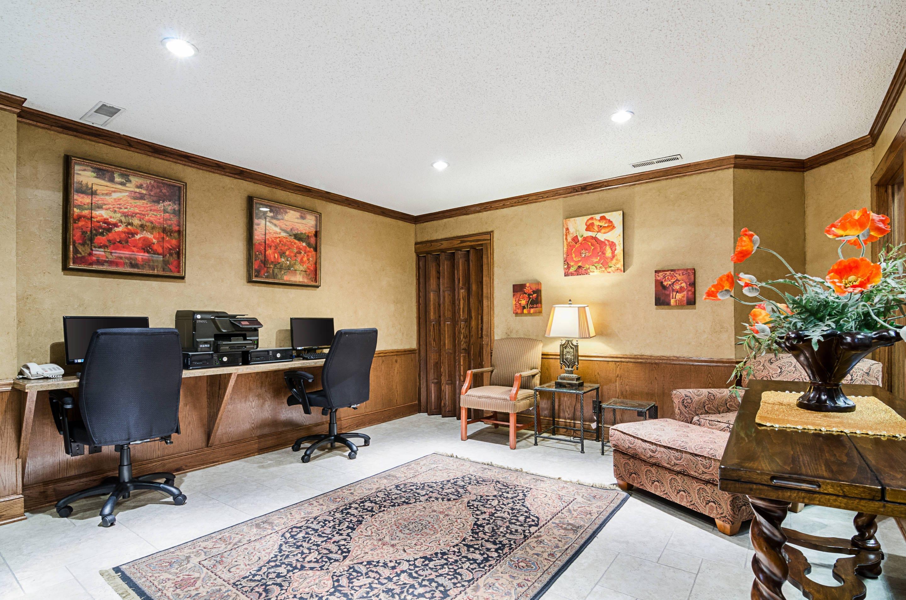 Business center | Clarion Inn