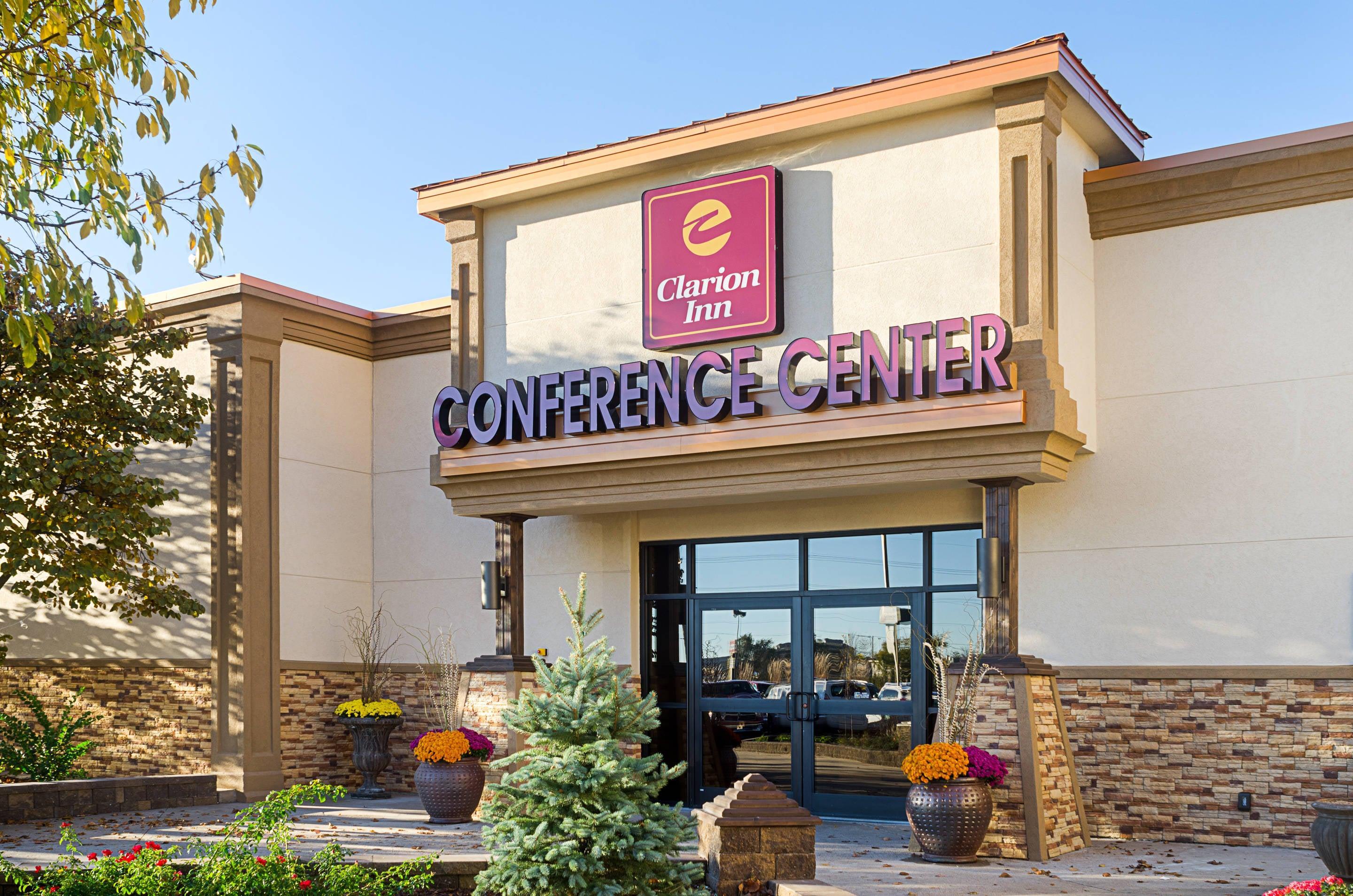 Banquet Patio Entrance | Clarion Inn