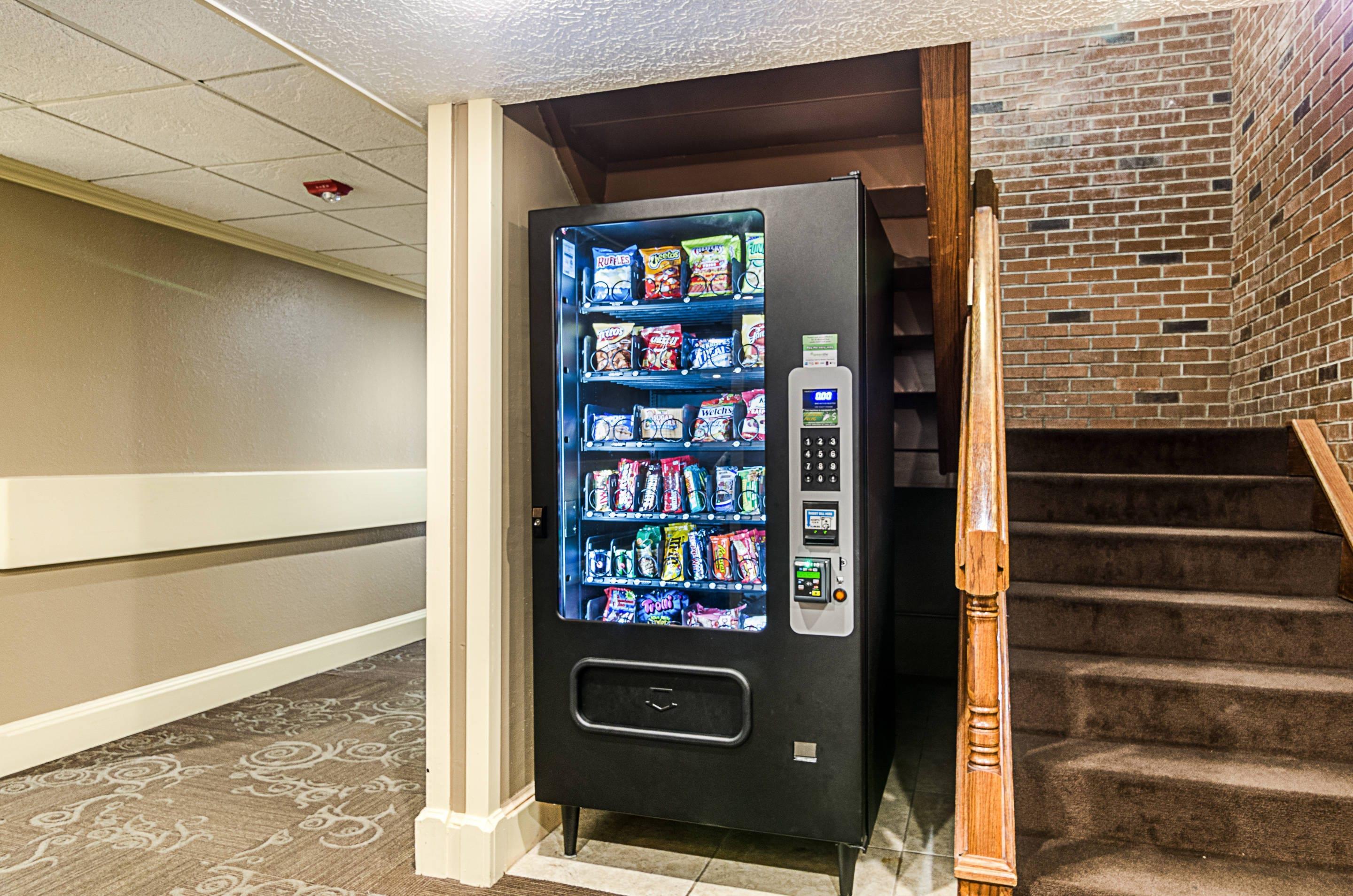 Hotel vending area | Clarion Inn