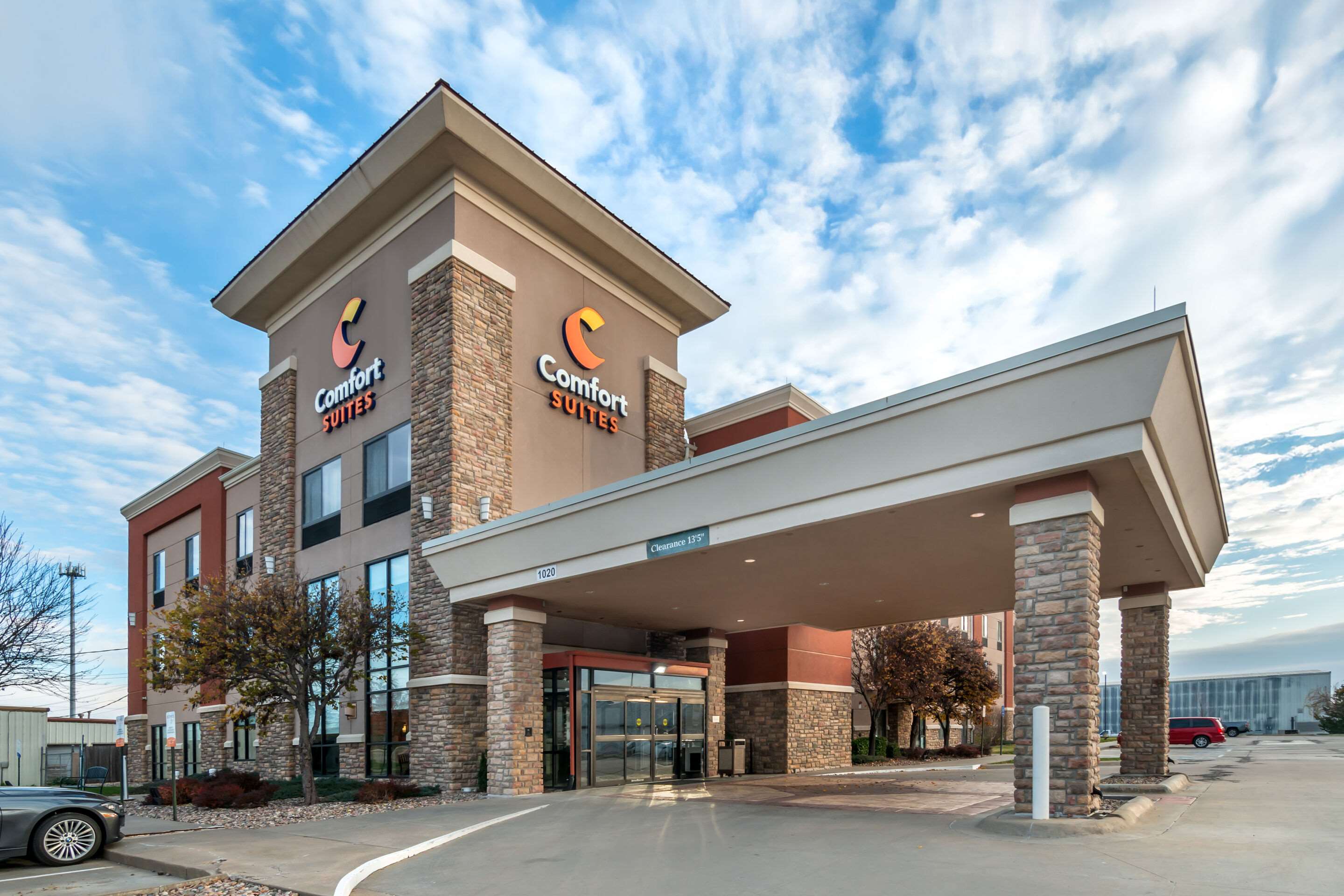 Hotel entrance | Comfort Suites Manhattan