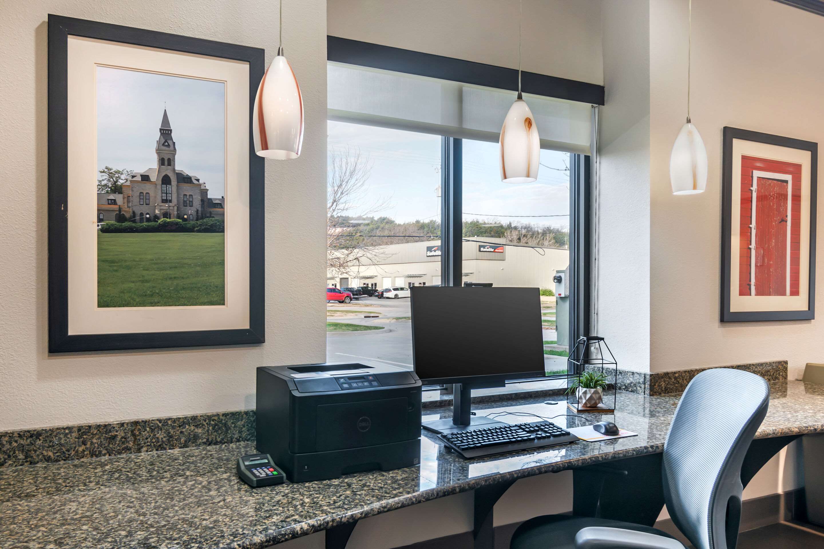Computer in the lobby | Comfort Suites Manhattan