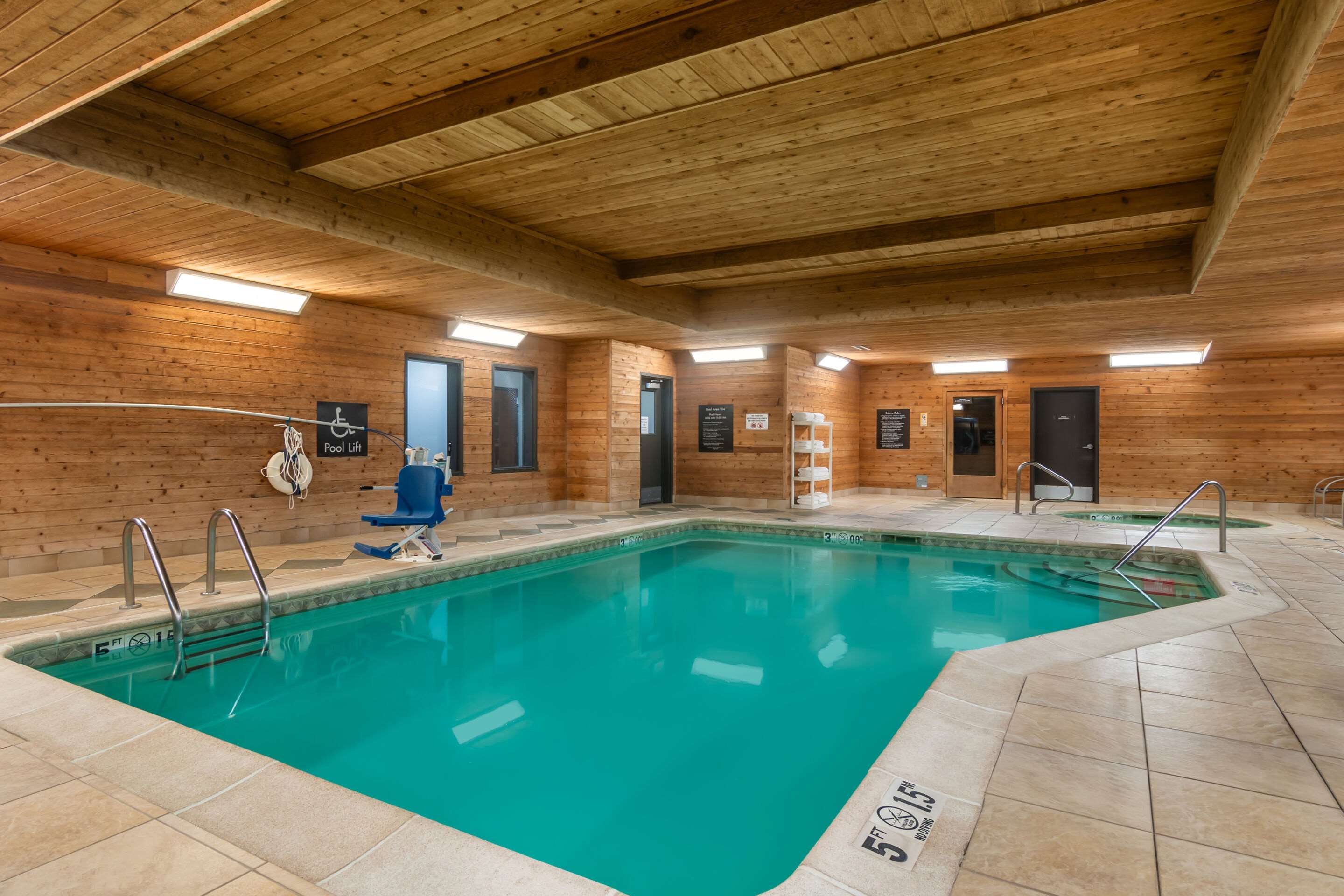Indoor pool | Comfort Suites Manhattan