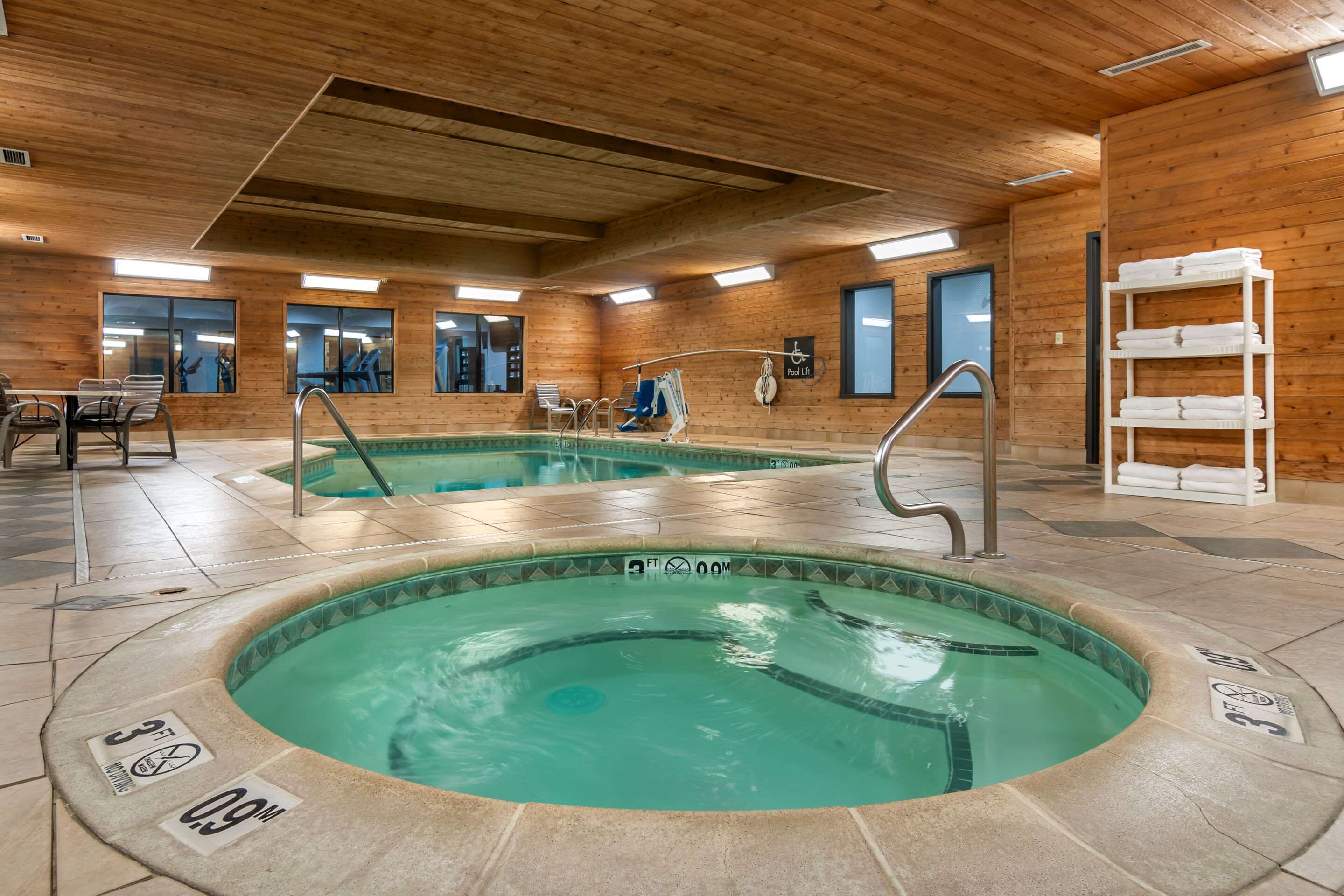 Indoor pool | Comfort Suites Manhattan