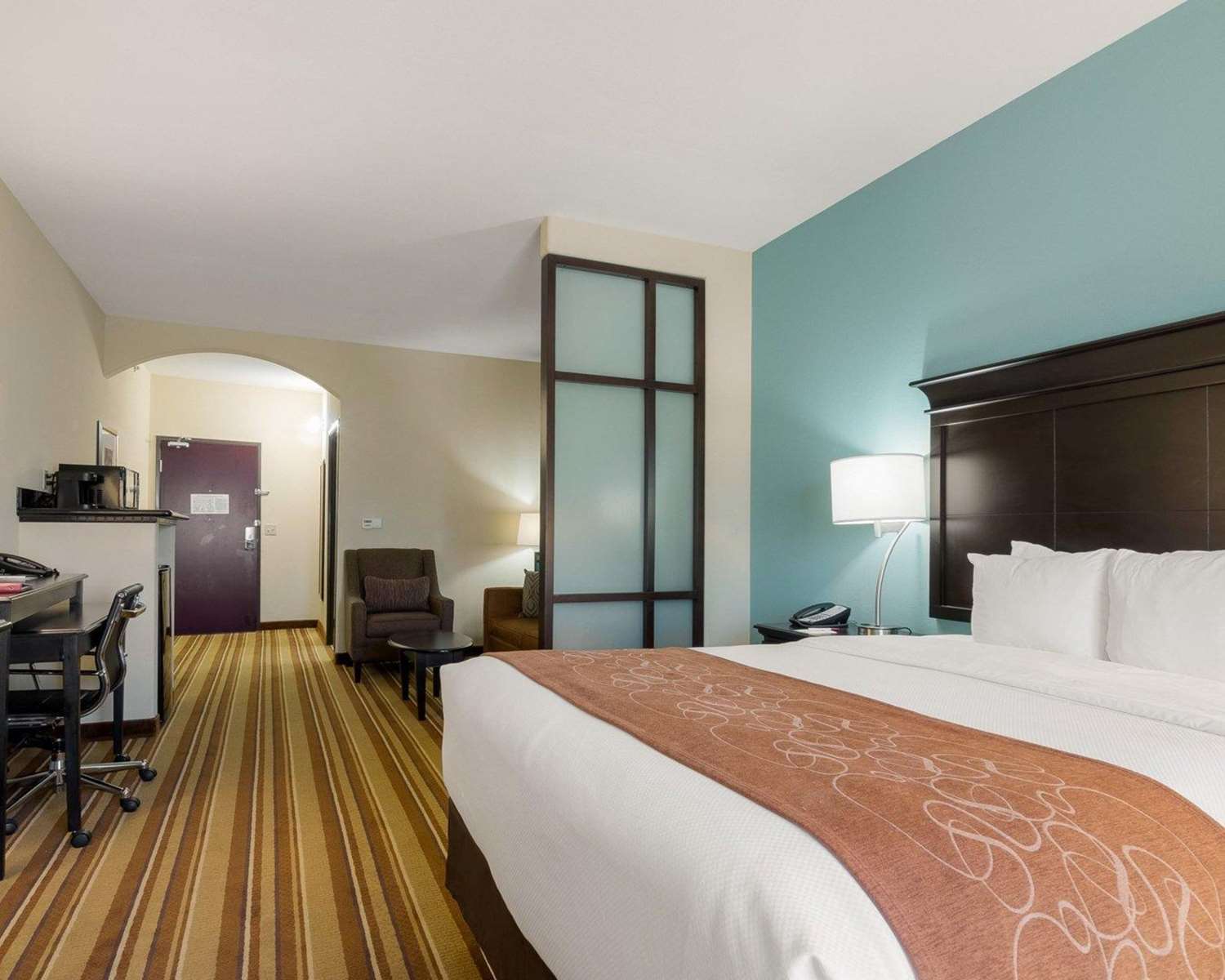 Comfort Suites Topeka, KS See Discounts