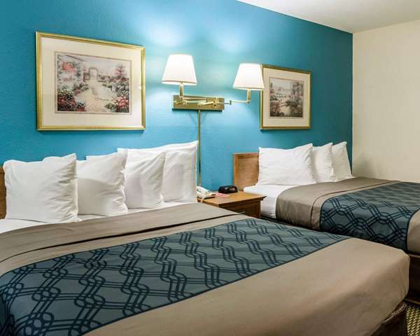  - Econo Lodge Lawrence