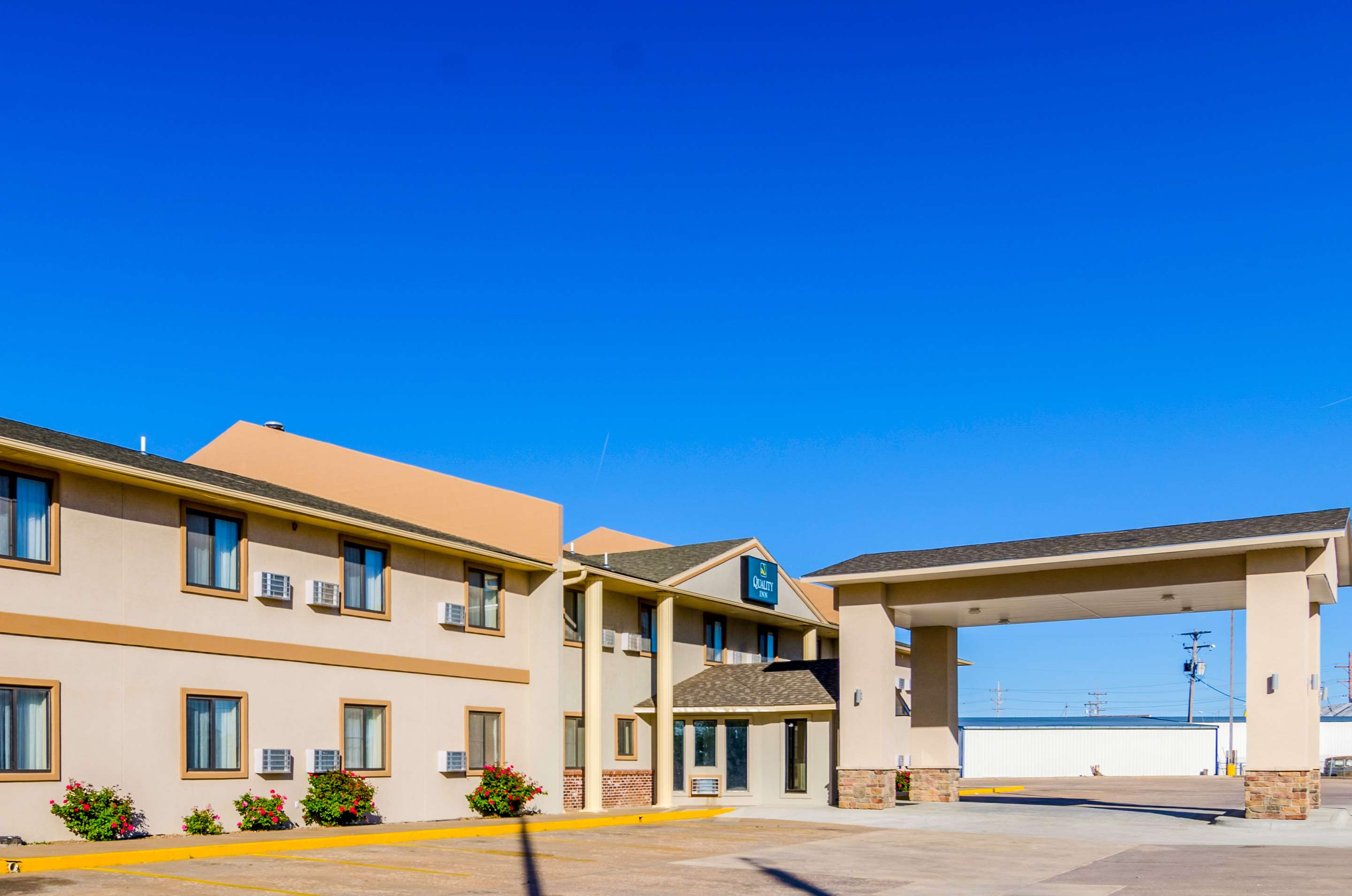 Hotel exterior | Quality Inn Great Bend