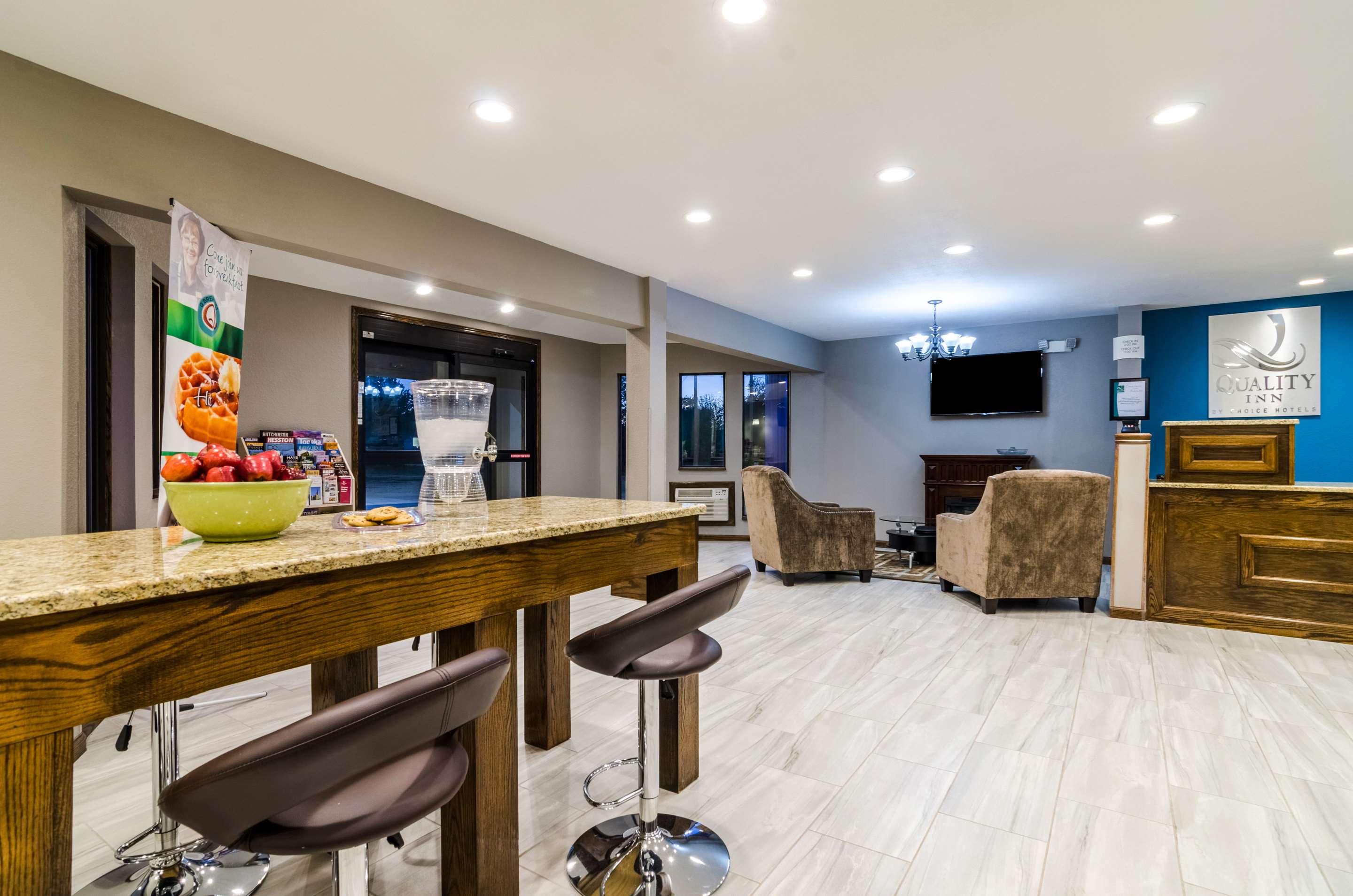 Hotel lobby | Quality Inn Great Bend