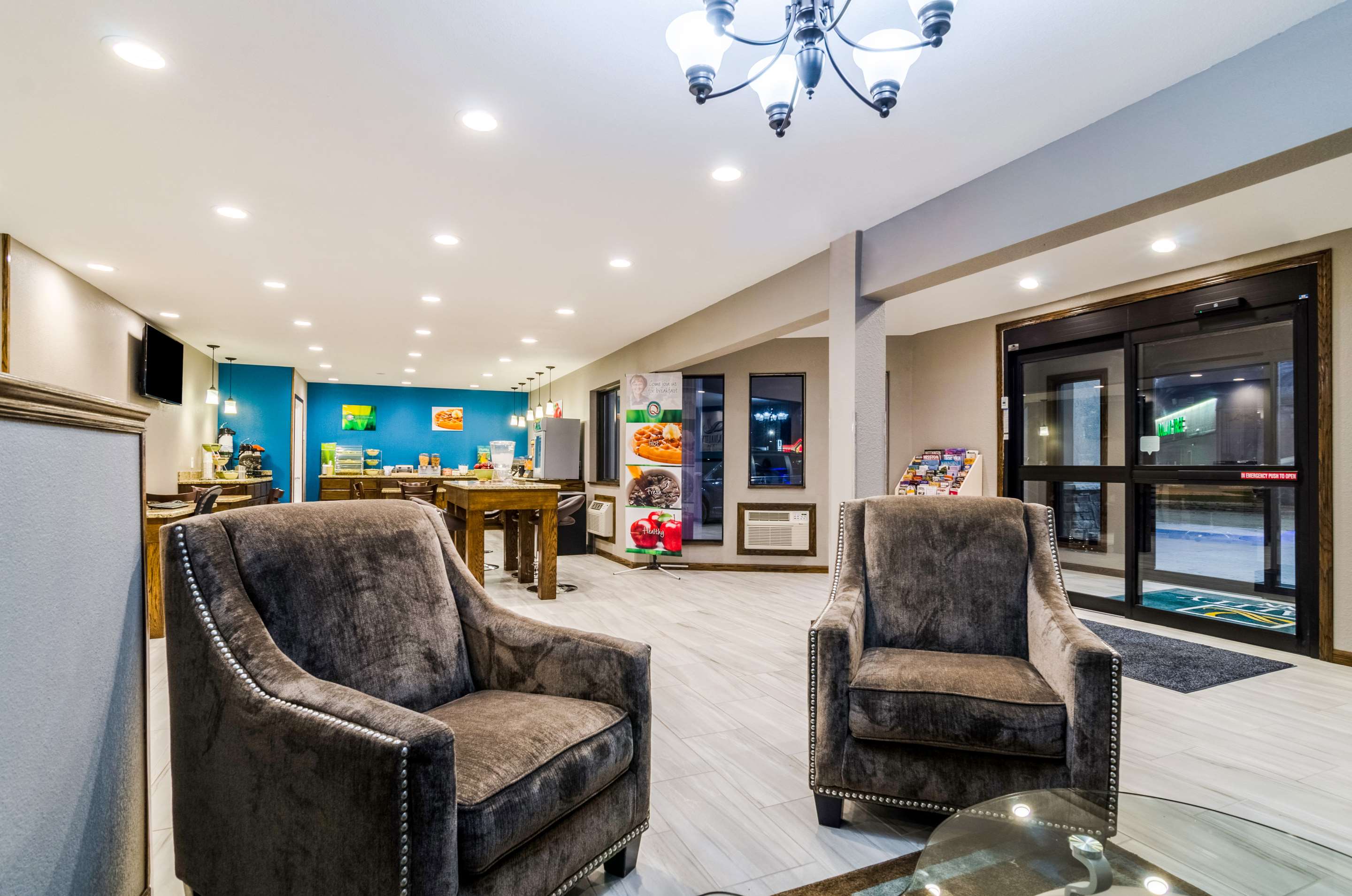 Hotel lobby | Quality Inn Great Bend