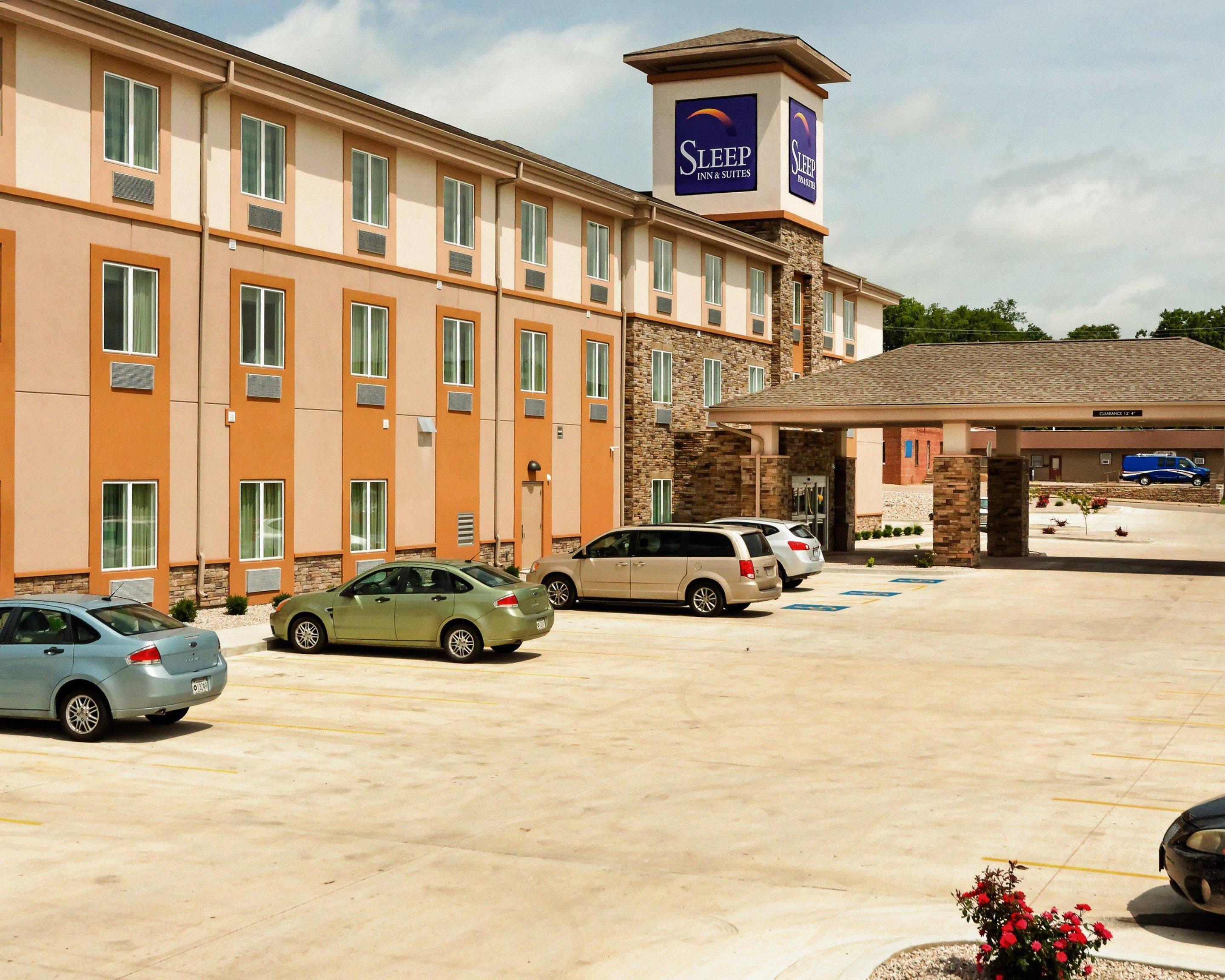 Side view of hotel | Sleep Inn & Suites Fort Scott