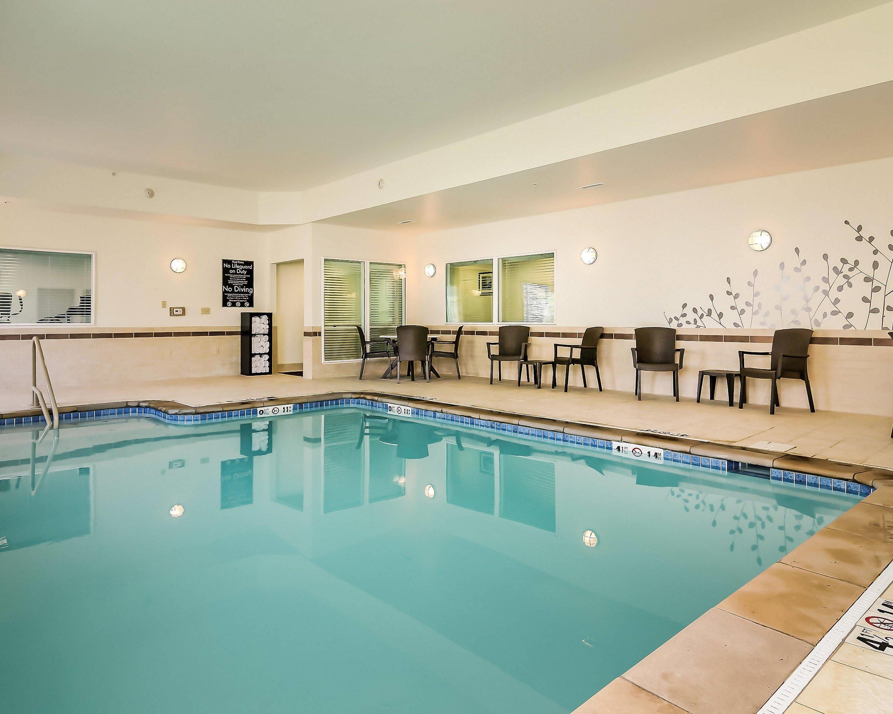 Hotel pool | Sleep Inn & Suites Fort Scott
