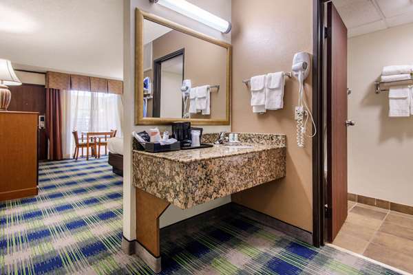  - Quality Inn Arkansas City