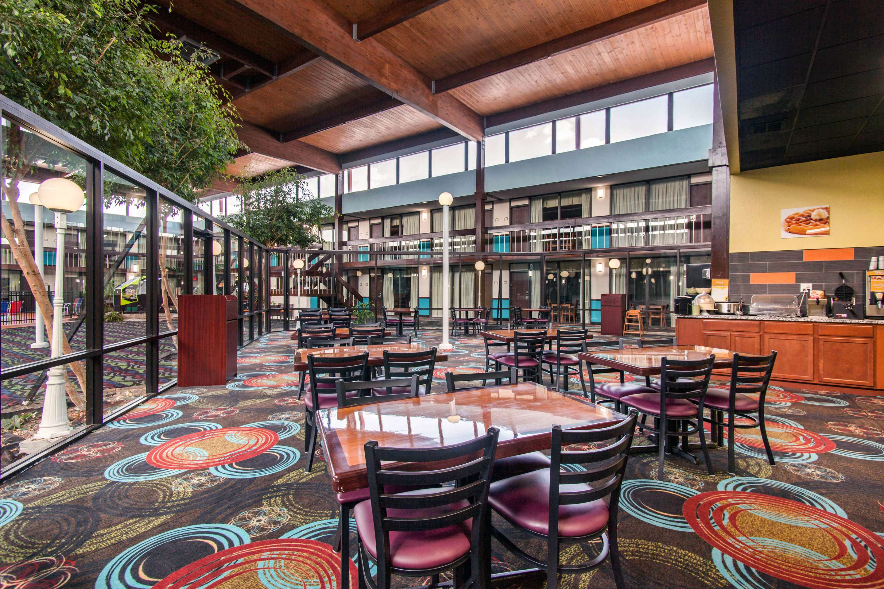 Spacious breakfast area | Quality Inn