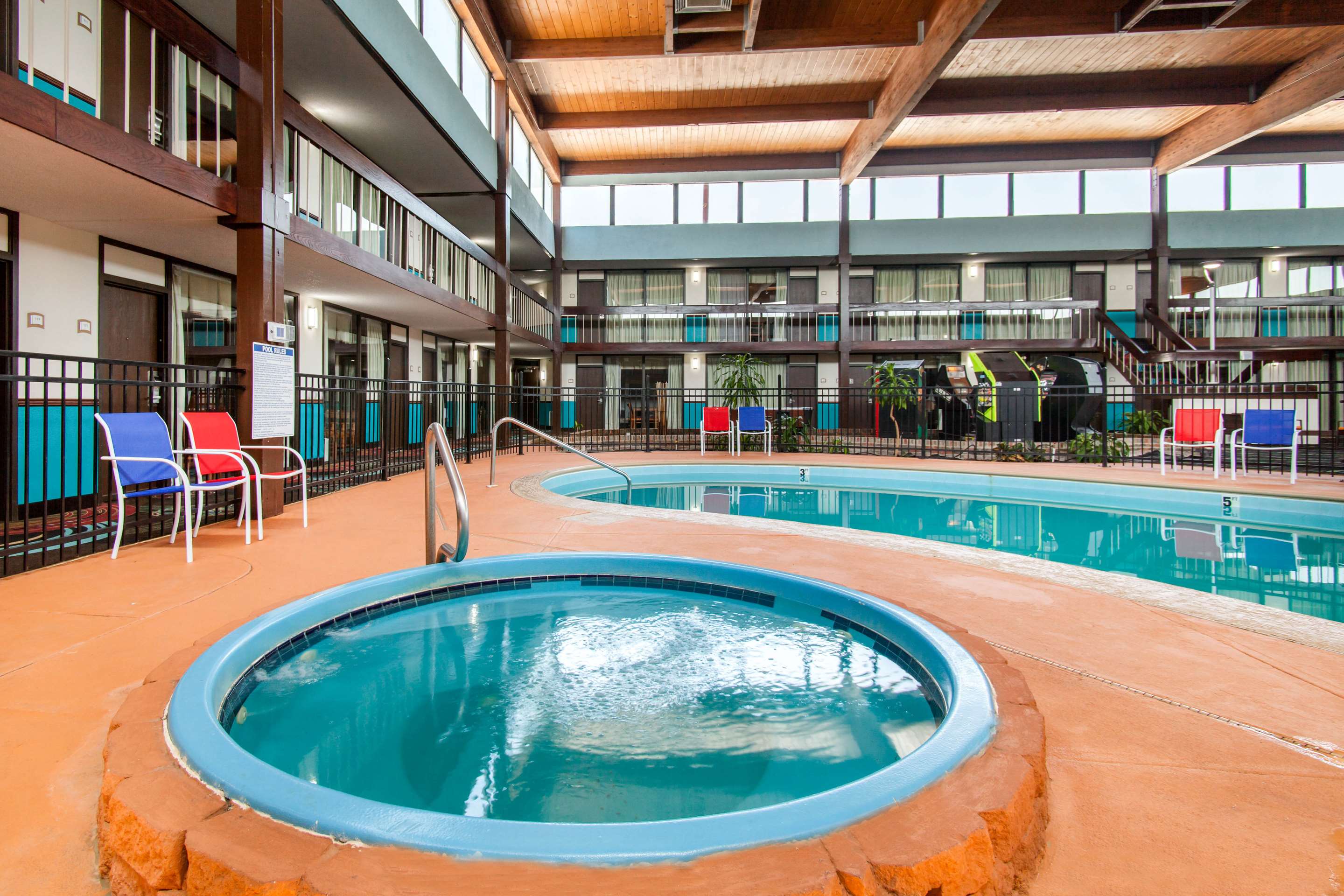 Indoor pool with hot tub | Quality Inn