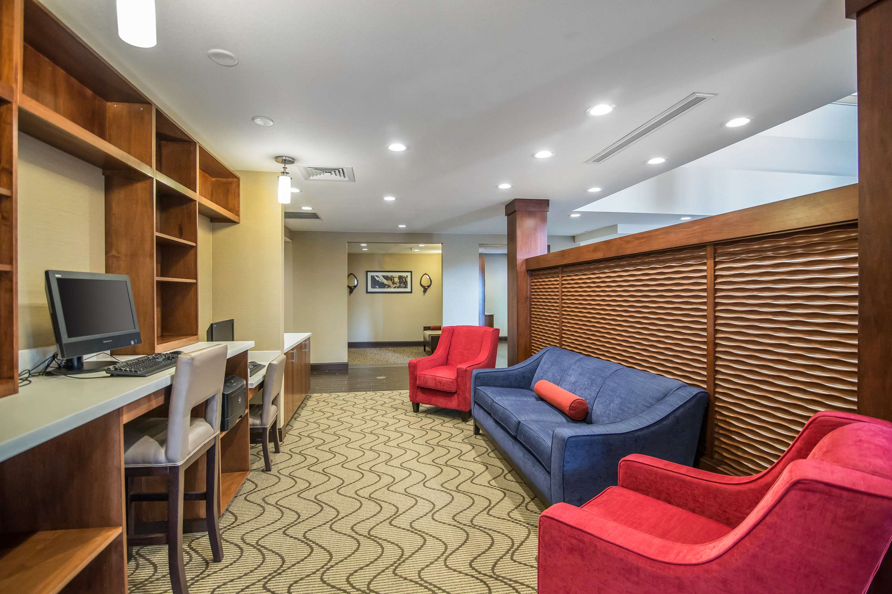 Business center | Comfort Suites Dodge City