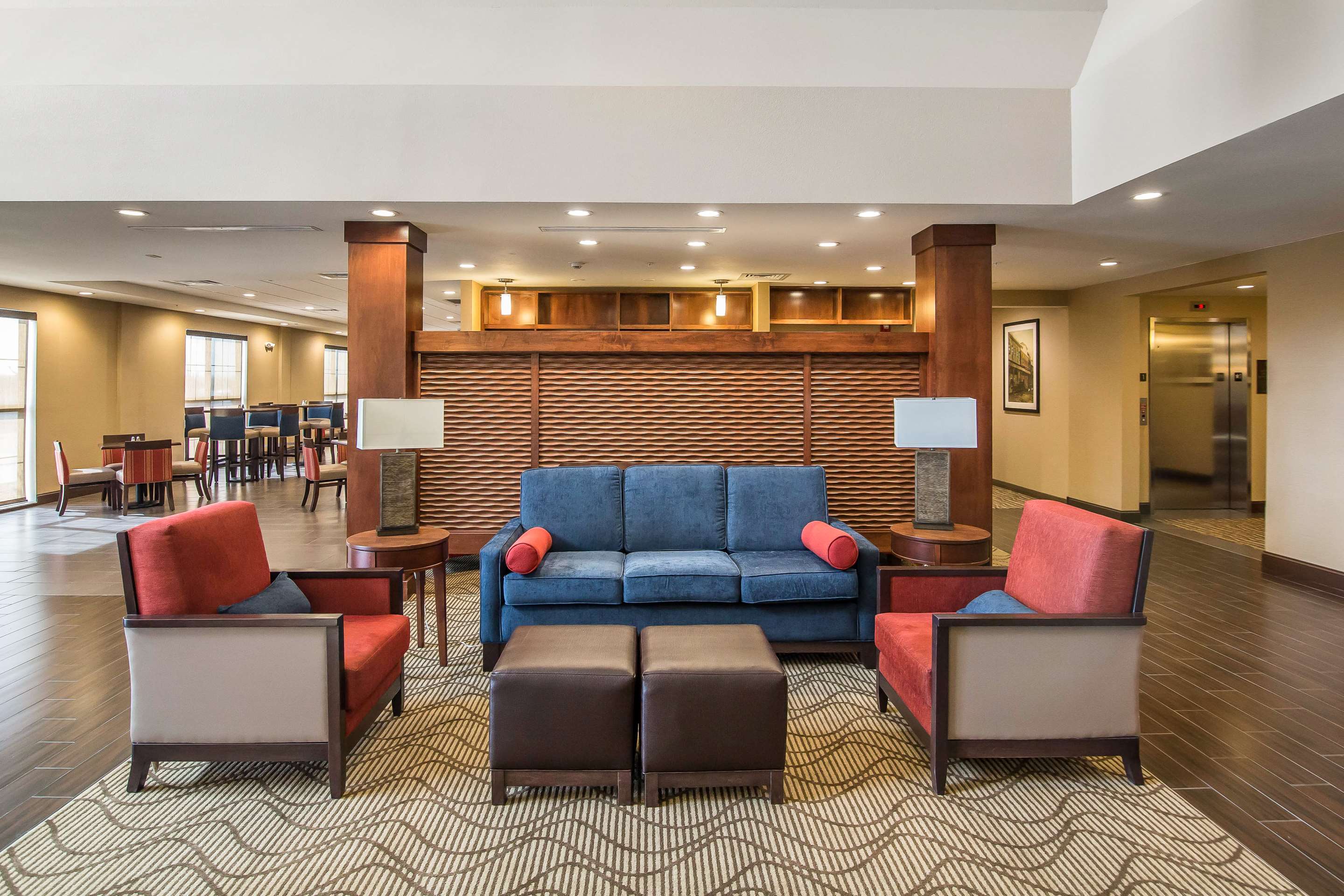 Lobby | Comfort Suites Dodge City