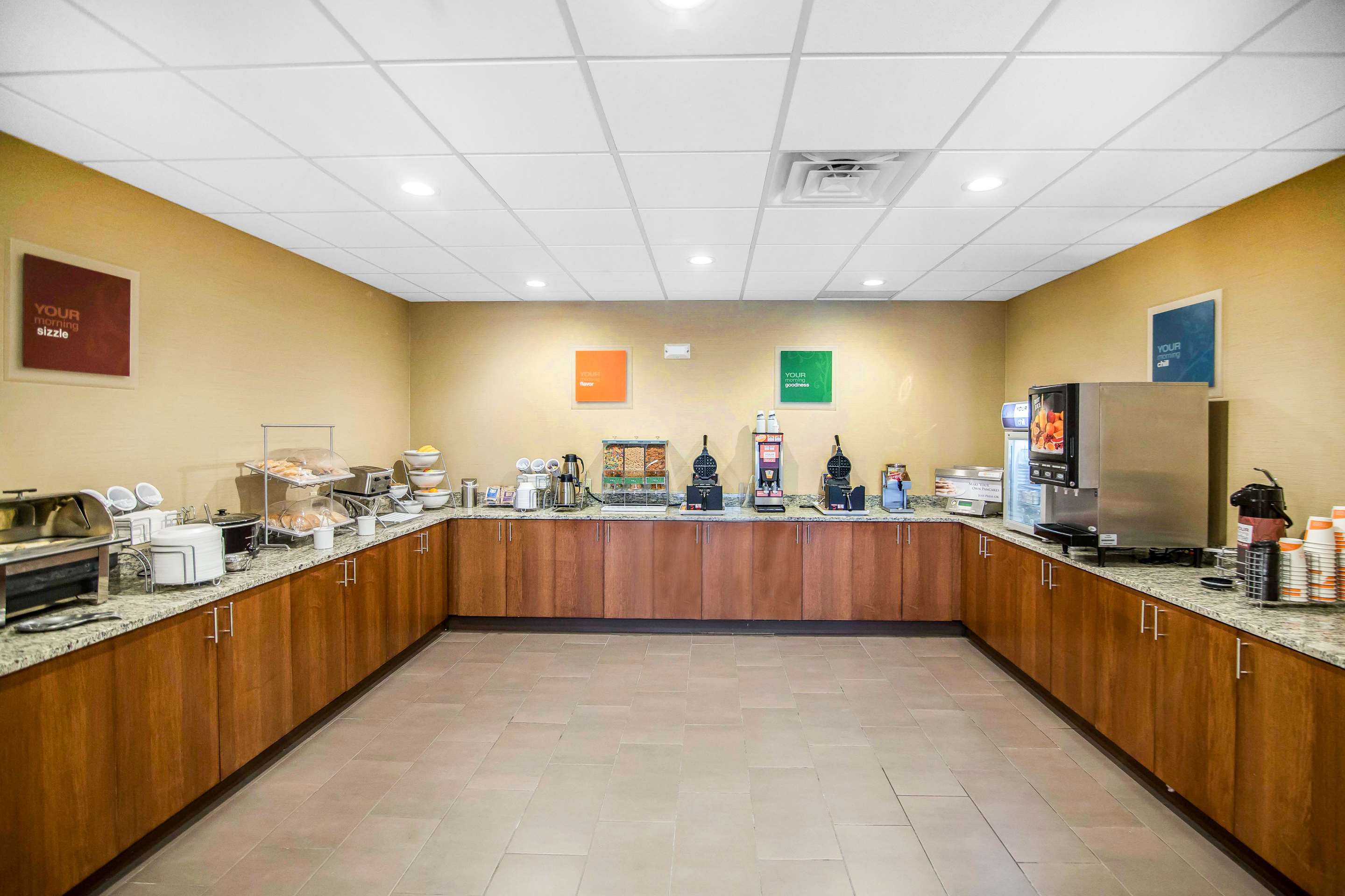 Enjoy Breakfast | Comfort Suites Dodge City