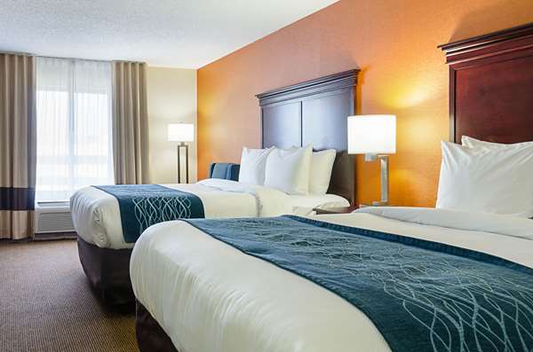  - Comfort Inn & Suites Hutchinson