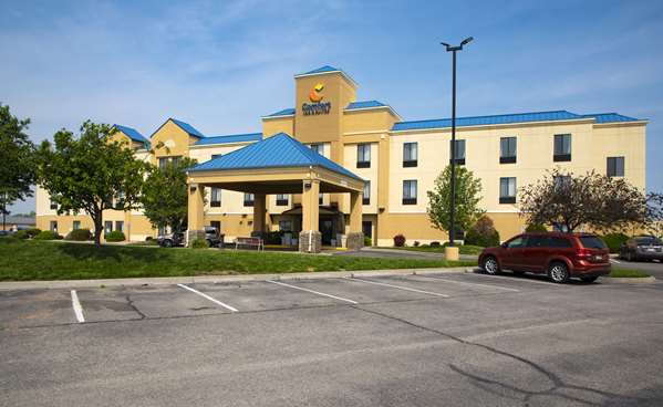 Exterior view - Comfort Inn & Suites Hutchinson