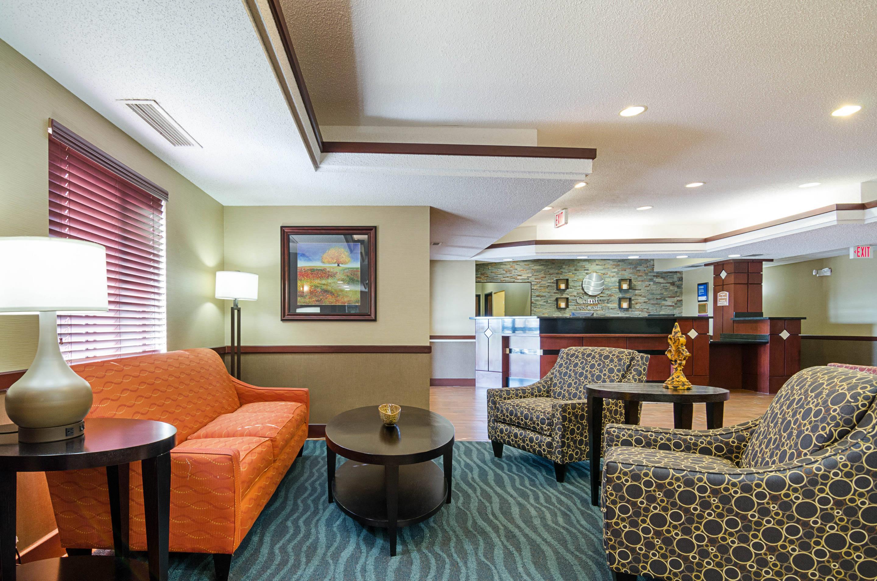 Hotel lobby | Comfort Inn & Suites