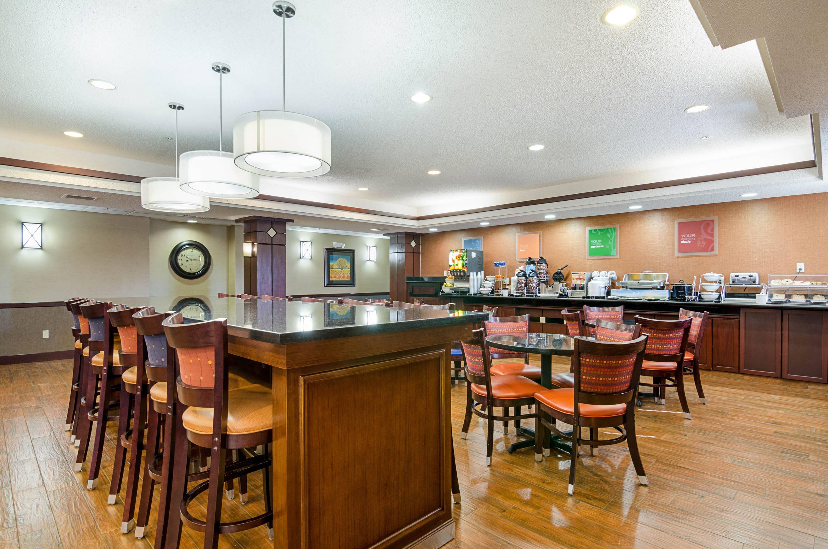Breakfast area | Comfort Inn & Suites