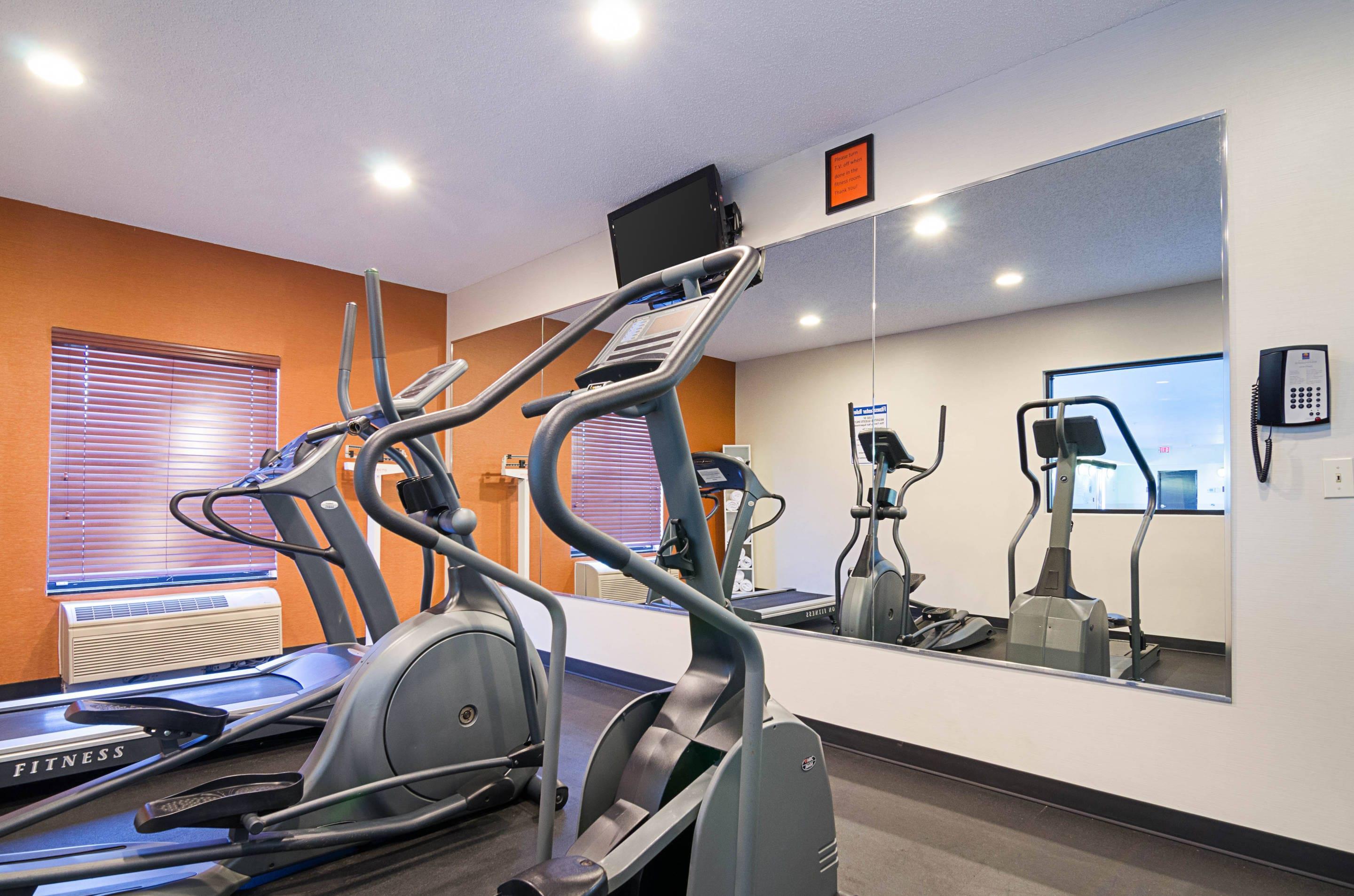Fitness center | Comfort Inn & Suites