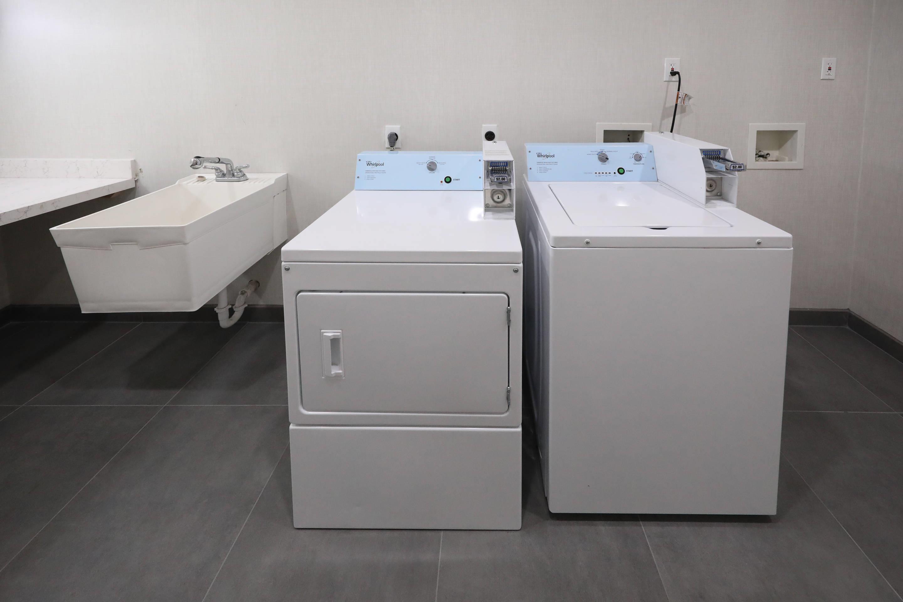 Guest laundry facilities | Comfort Inn & Suites Hutchinson