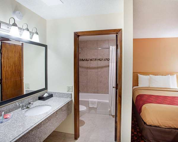  - Econo Lodge Phillipsburg