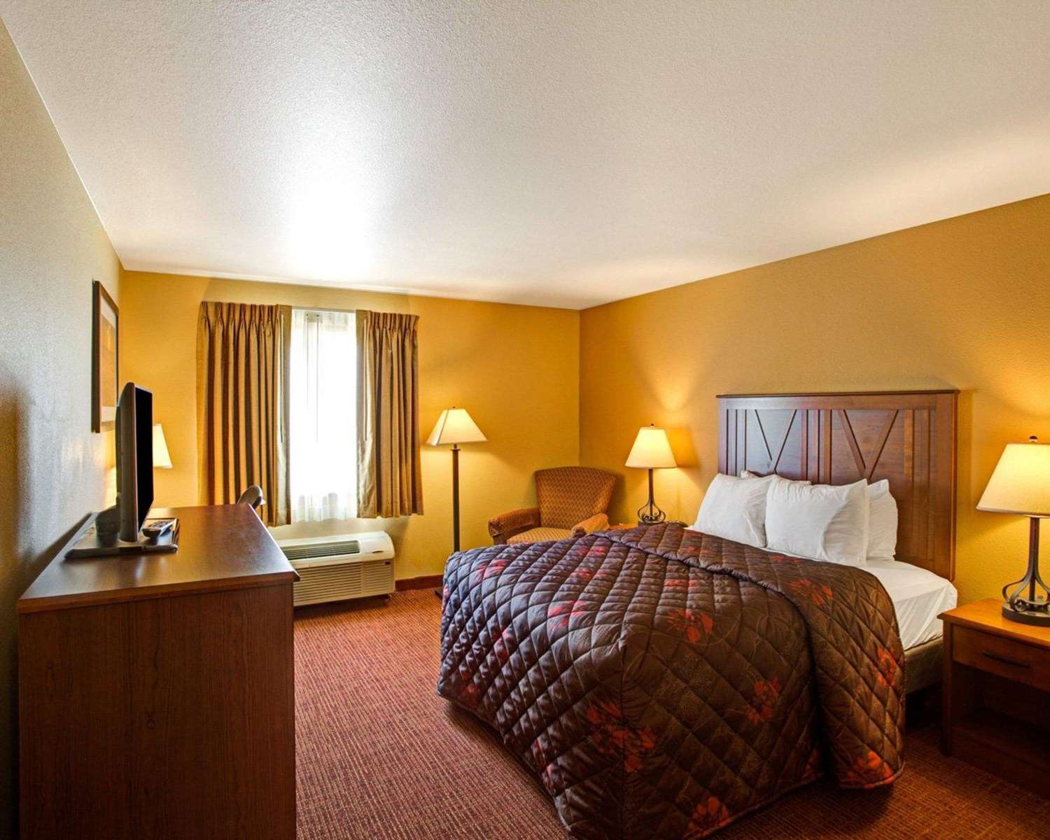 Rodeway Inn & Suites Phillipsburg, KS See Discounts