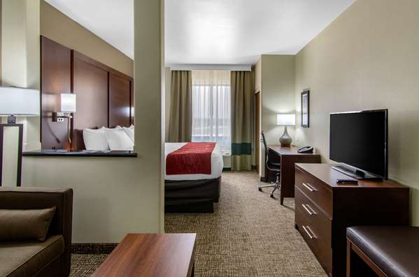 Suite - Comfort Inn & Suites Shawnee - I-435, Exit 5