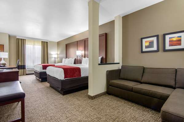 Suite - Comfort Inn & Suites Shawnee - I-435, Exit 5