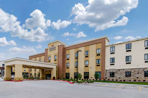 Exterior view - Comfort Inn & Suites Shawnee - I-435, Exit 5