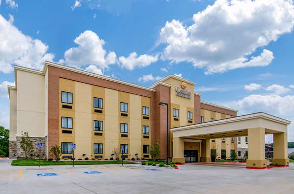 Exterior view - Comfort Inn & Suites Shawnee - I-435, Exit 5