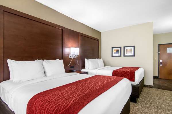  - Comfort Inn & Suites Shawnee - I-435, Exit 5