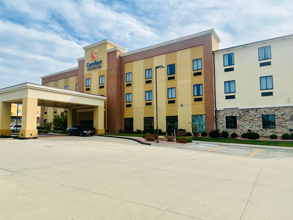Comfort Inn & Suites Shawnee Kansas City