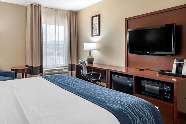  - Comfort Inn & Suites Junction City - I-70, Exit 298