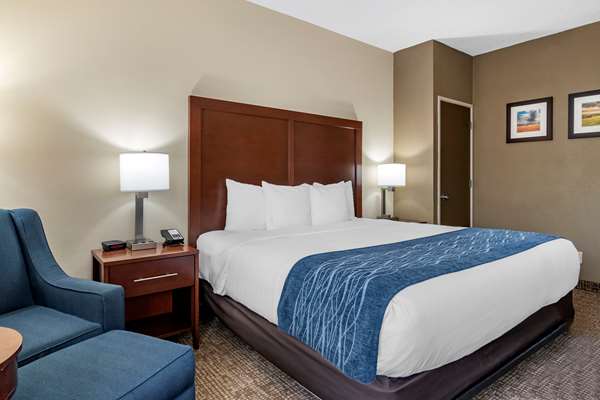  - Comfort Inn & Suites Junction City - I-70, Exit 298