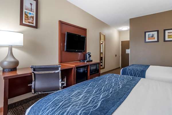  - Comfort Inn & Suites Junction City - I-70, Exit 298