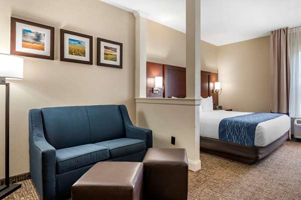  - Comfort Inn & Suites Junction City - I-70, Exit 298